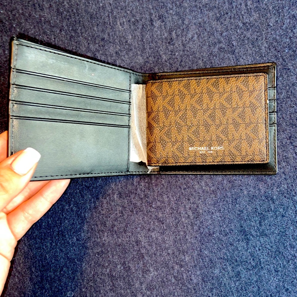 MK men’s wallet